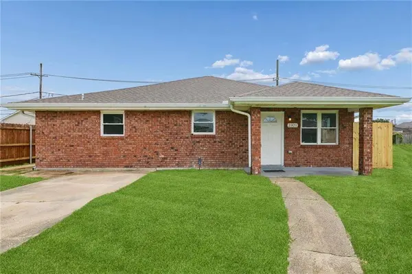 2321 CONGRESSMAN HEBERT DR, Chalmette, LA 70043