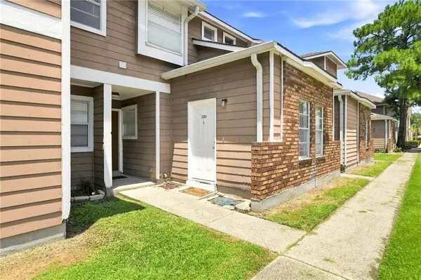 2425 OXFORD PL #131, Gretna, LA 70056