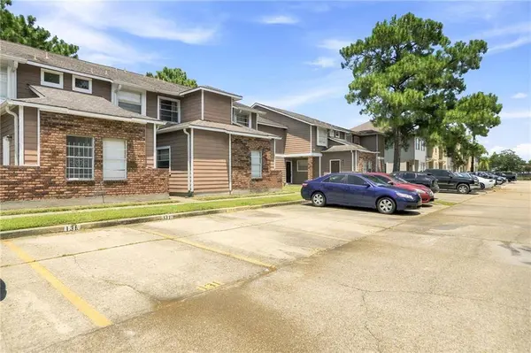 2425 OXFORD PL #131, Gretna, LA 70056