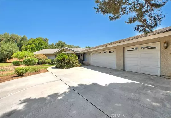 6572 Karen LN, Jurupa Valley, CA 92509