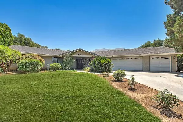 6572 Karen LN, Jurupa Valley, CA 92509