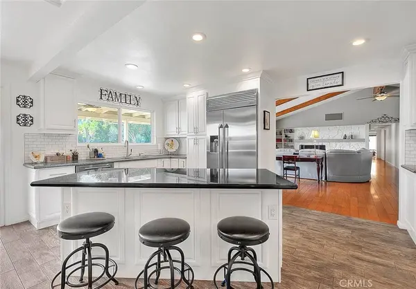 2497 Sierra DR, Upland, CA 91784