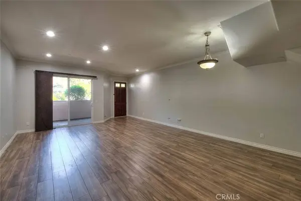 572 E San Jose AVE #104, Burbank, CA 91501