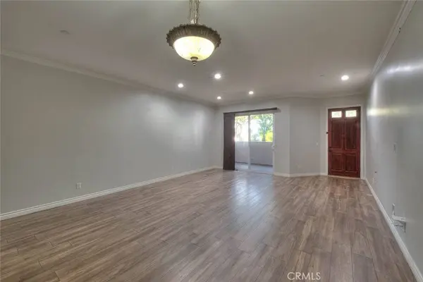 572 E San Jose AVE #104, Burbank, CA 91501