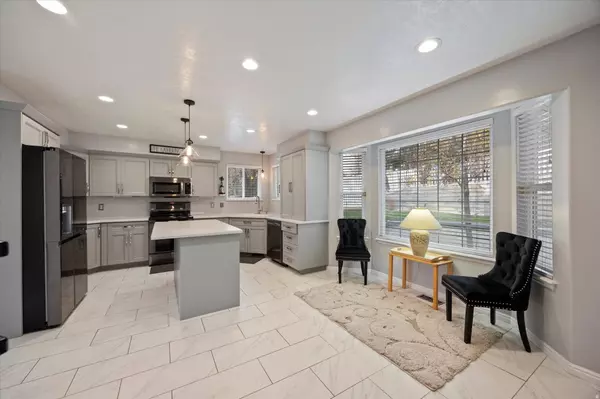 1937 E WASATCH BLVD, Sandy, UT 84092