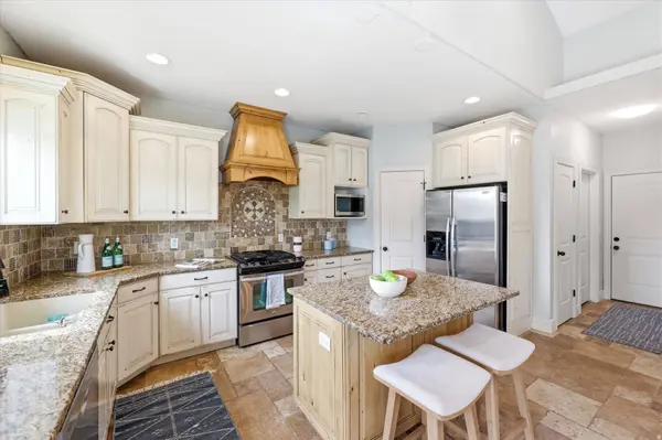 977 W WHITE WULFF DR, Bluffdale, UT 84065