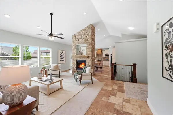 977 W WHITE WULFF DR, Bluffdale, UT 84065