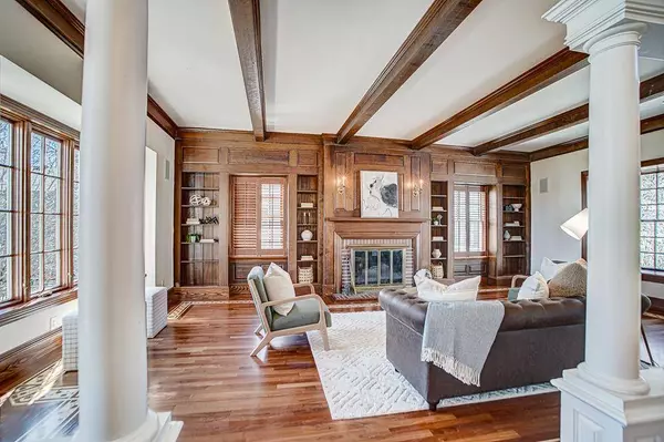 4927 Lake AVE, White Bear Lake, MN 55110