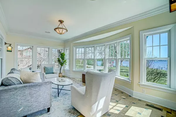 4927 Lake AVE, White Bear Lake, MN 55110