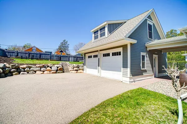 912 5th ST S, Stillwater, MN 55082