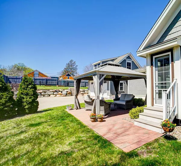 912 5th ST S, Stillwater, MN 55082