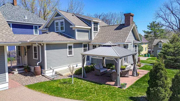 912 5th ST S, Stillwater, MN 55082