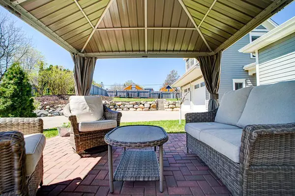 912 5th ST S, Stillwater, MN 55082