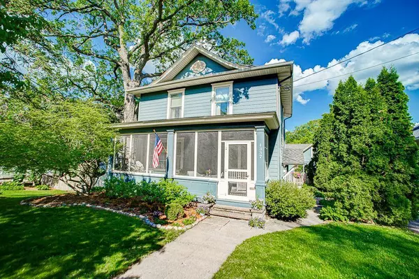 1337 2nd ST S, Stillwater, MN 55082