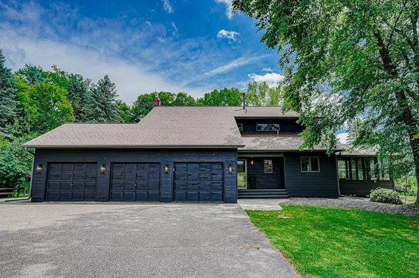 5055 Jerome AVE N, Lake Elmo, MN 55042