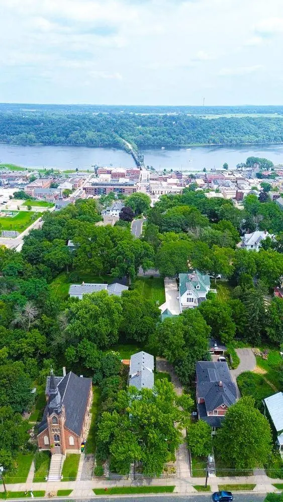 201 6th ST S, Stillwater, MN 55082