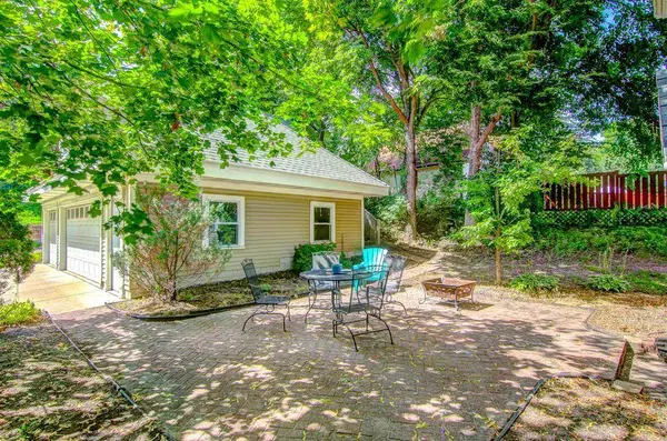 445 Lexington Pkwy S, Saint Paul, MN 55105