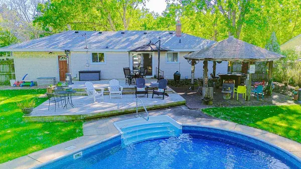 93 Martin WAY, Vadnais Heights, MN 55127
