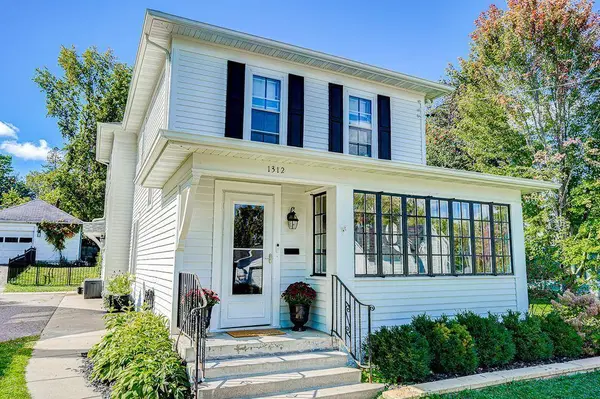 1312 2nd ST S, Stillwater, MN 55082