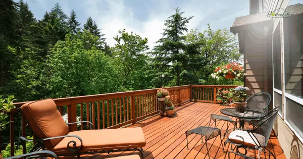 Transforming Outdoor Decks into Relaxing Spaces