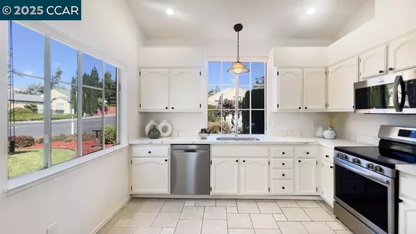 544 Fuchsia Dr, Benicia, CA 94510