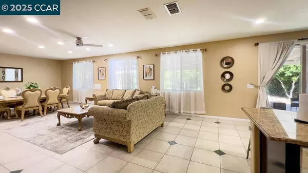 10141 Brian Kelly Way, Elk Grove, CA 95757