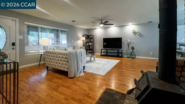 5510 Alaska Dr, Concord, CA 94521