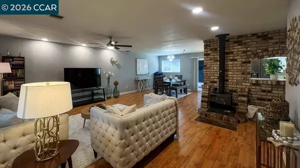 5510 Alaska Dr, Concord, CA 94521