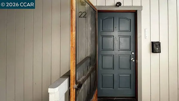 22 Holcomb Ct, Walnut Creek, CA 94596