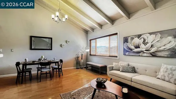 22 Holcomb Ct, Walnut Creek, CA 94596