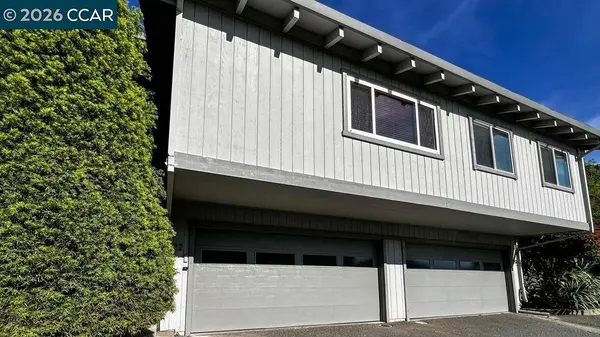 22 Holcomb Ct, Walnut Creek, CA 94596