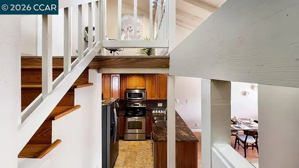 22 Holcomb Ct, Walnut Creek, CA 94596