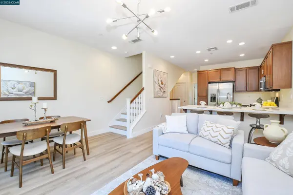 1260 Detroit Ave #4, Concord, CA 94520