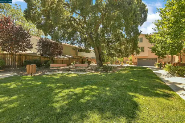 1260 Detroit Ave #4, Concord, CA 94520