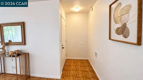 1473 Marchbanks Dr #4, Walnut Creek, CA 94598