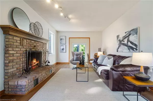 15 Blue Forest Drive, Grimsby, ON L3M 4R4