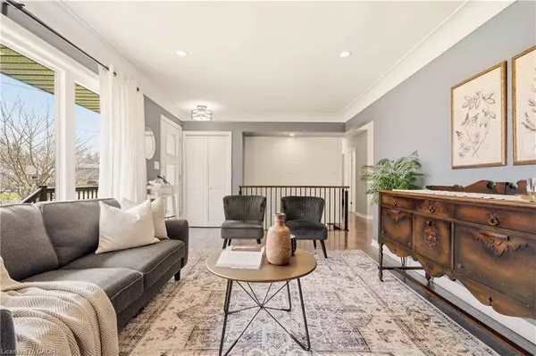 49 Stirling Street, Caledonia, ON N3W 1J4