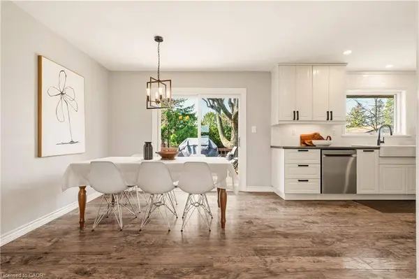 49 Stirling Street, Caledonia, ON N3W 1J4