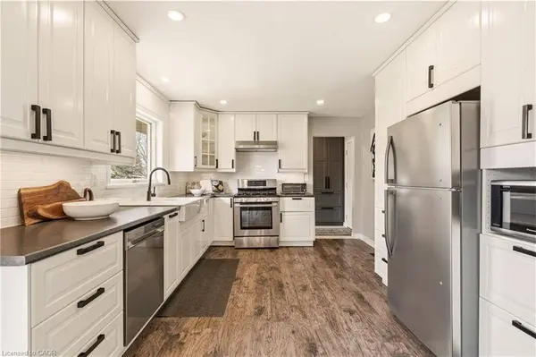 49 Stirling Street, Caledonia, ON N3W 1J4