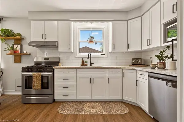 496 Rosseau Road, Hamilton, ON L8K 4T5