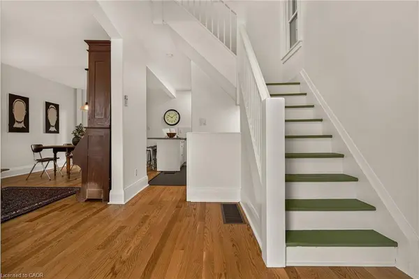 39 Campbell AVE, Hamilton, ON L8L 2N2