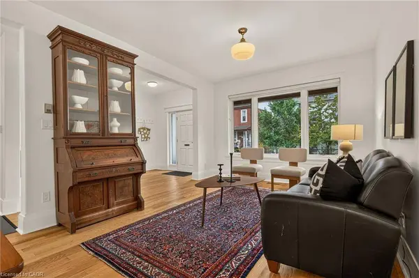 39 Campbell AVE, Hamilton, ON L8L 2N2