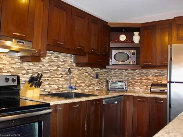 79 Aylmer CRES, Stoney Creek, ON L8J 1J9