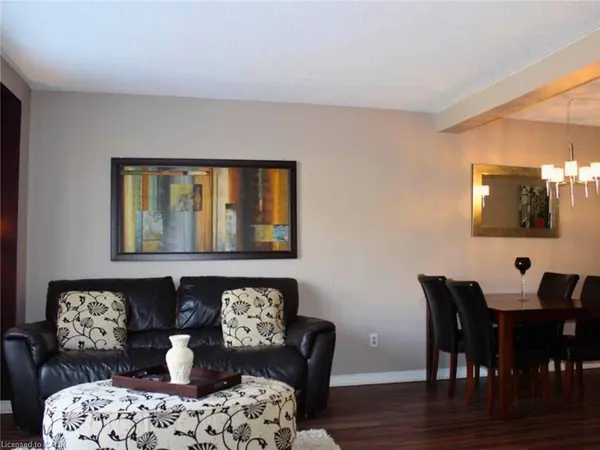 79 Aylmer CRES, Stoney Creek, ON L8J 1J9