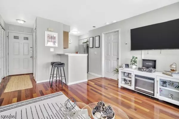 14 Lear Ct #14, East Brunswick Twp., NJ 08816