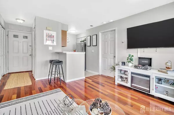 14 Lear CT, East Brunswick, NJ 08816