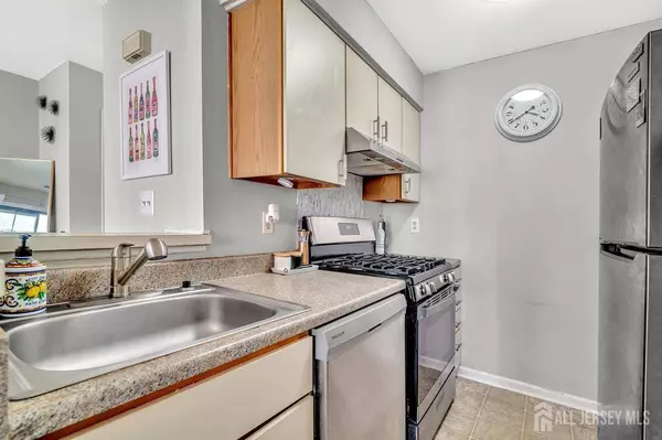 14 Lear CT, East Brunswick, NJ 08816