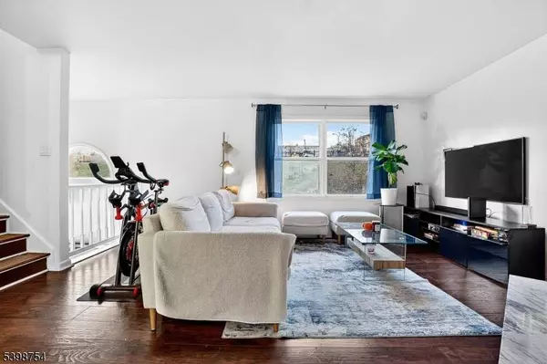 121 Arlington St, Newark City, NJ 07102