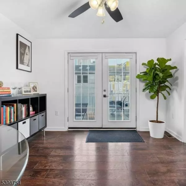 121 Arlington St, Newark City, NJ 07102