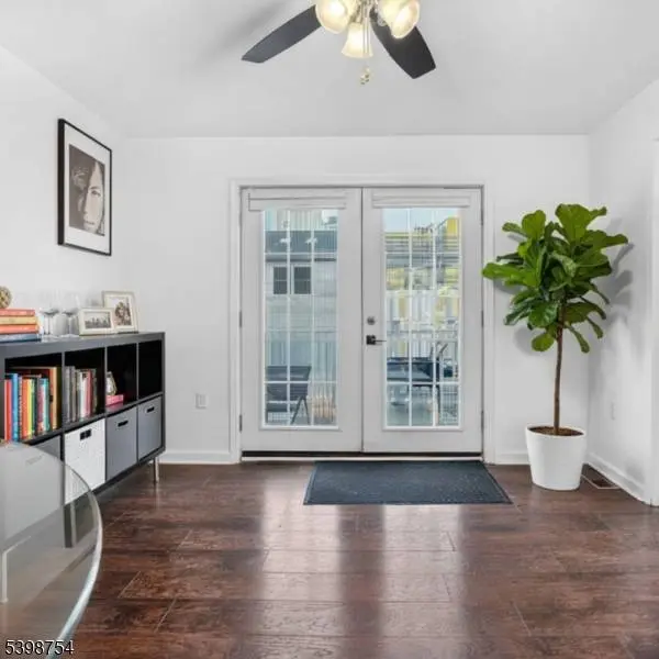 121 Arlington St, Newark City, NJ 07102